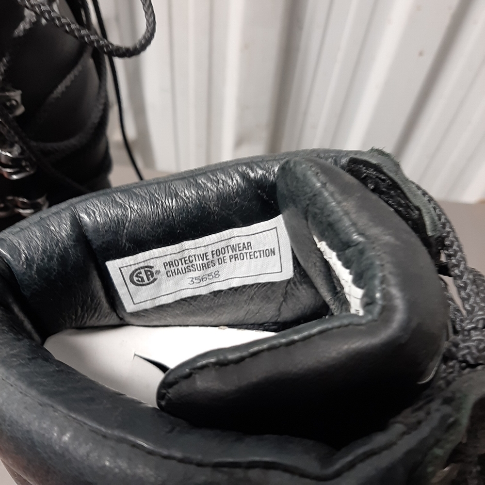 Man's working boots - Picture 11 of 13